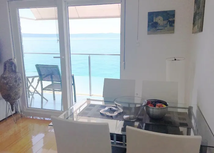 Sol - 5m From The Sea *